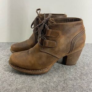 Clarks Artisan Carleta Lyon Tan Leather Ankle Booties Women’s Size 7